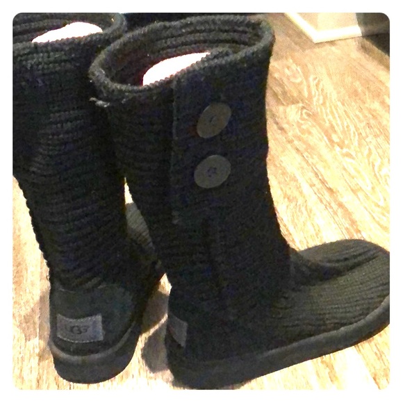 UGG Shoes - #UGGSEASON 🍁 Size 5 Ugg Sweater Boots!